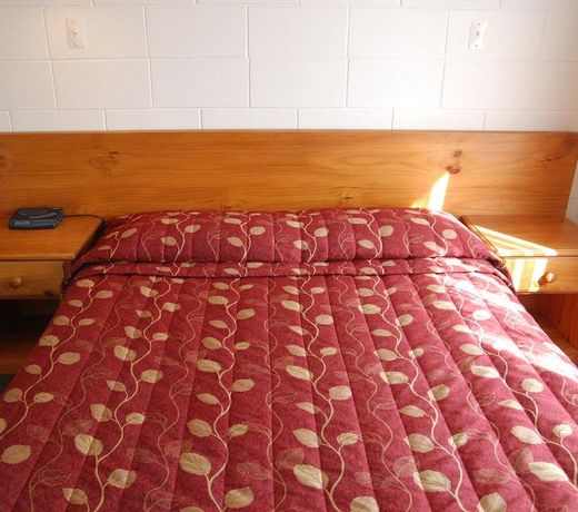 Manhattan Lodge Motel