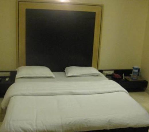 Hotel Manas Residency