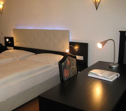 Dom Hotel