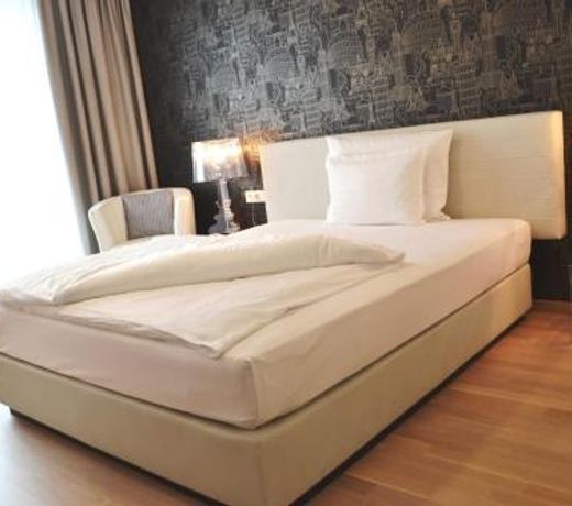 City Hotel
