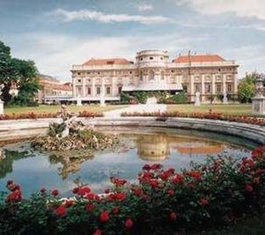 Im Palais Schwarzenberg