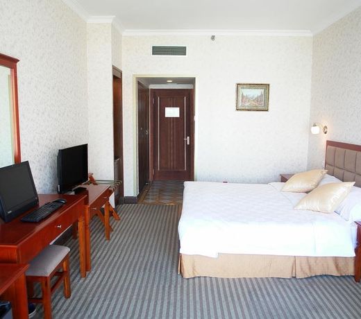 Jingbin Hotel