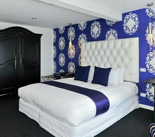 Black Swan Lakeside Boutique Hotel