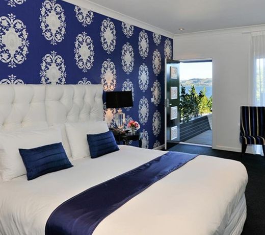Black Swan Lakeside Boutique Hotel