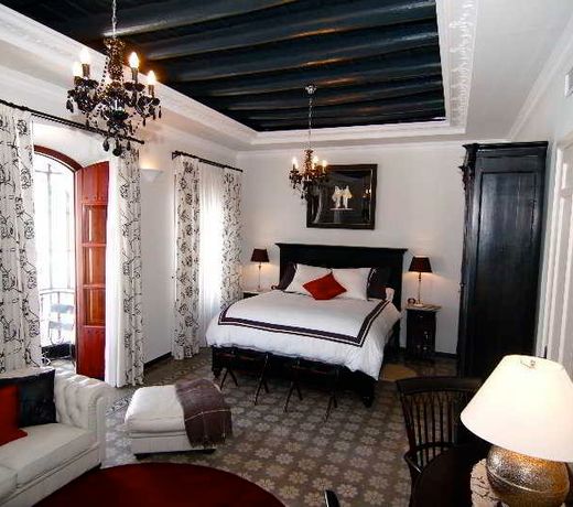 LA CASA NOBLE