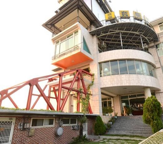 Yunlin Xiluo Bridge River & Field Homestay
