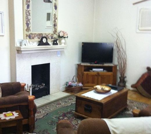 Cottage on Tottenham
