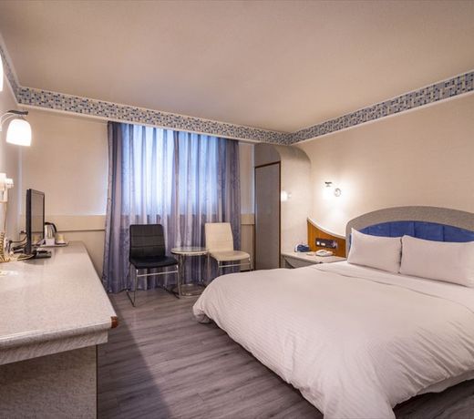 Golden Phoenix Hotel