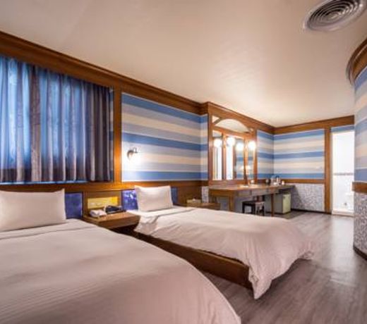 Golden Phoenix Hotel