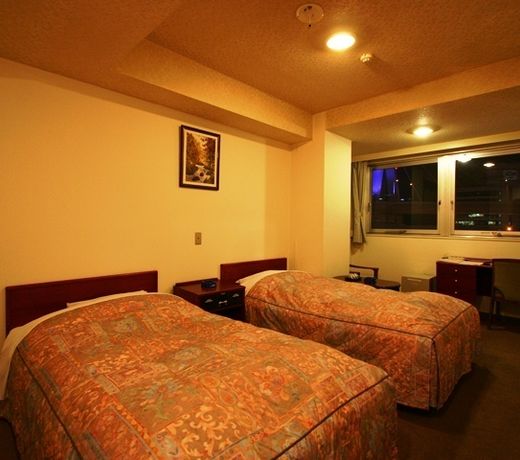 Weekly Sho Hotel Chitose