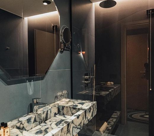 Marina Bay Luxury Resort & Spa