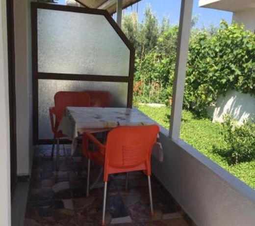 Eraldo Brahimi Apartaments