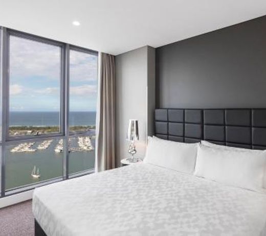 Meriton Suites Southport