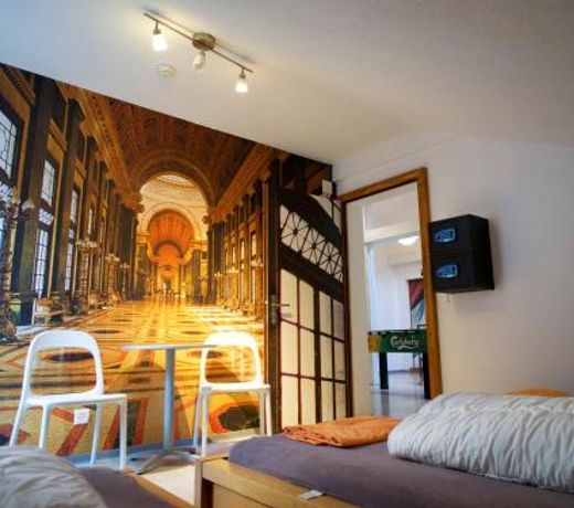 VIVA Hostel