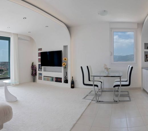 Panorama Split Penthouse