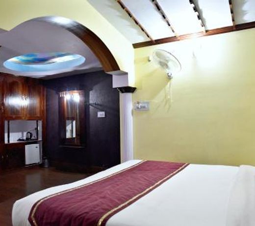 OYO 3361 Hotel Kapital