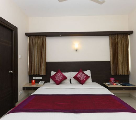 Collection O 4658 Akil Residency
