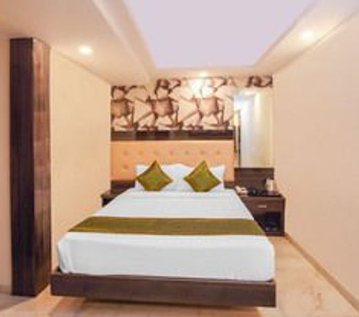Hotel Palace Residency near Lokmanya Tilak Terminus