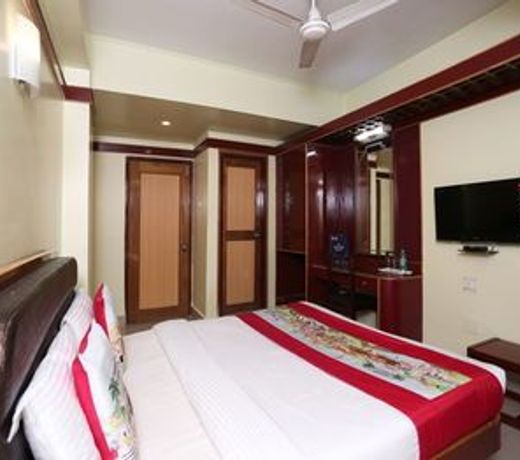 Collection O 4793 Hotel President