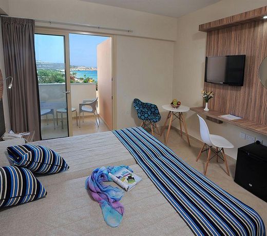 Nelia Beach Hotel & Spa