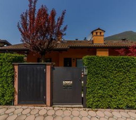 La casa nel Residence Lago D'Endine