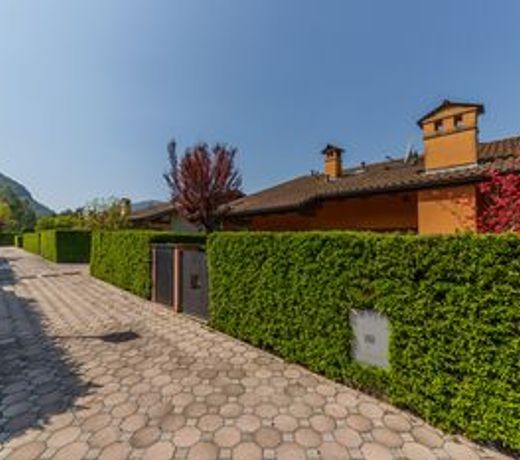 La casa nel Residence Lago D'Endine
