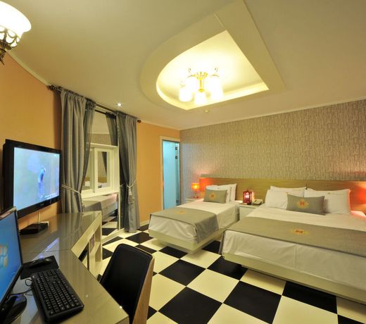 S Hotel