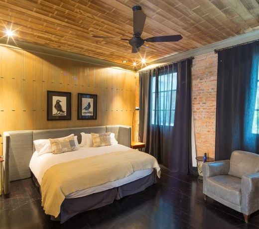 Factoria Hotel