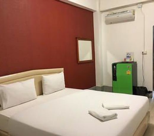 Sandee Room