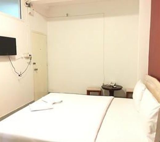 Sandee Room