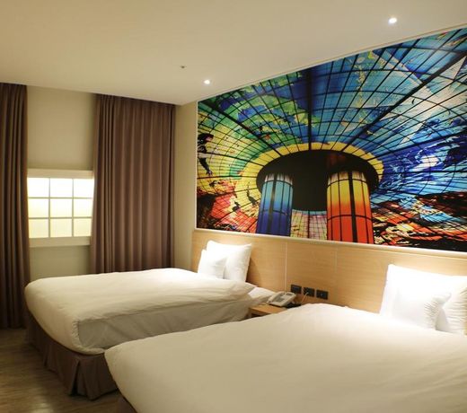 Chii Lih Hotel - Kaohsiung Love River