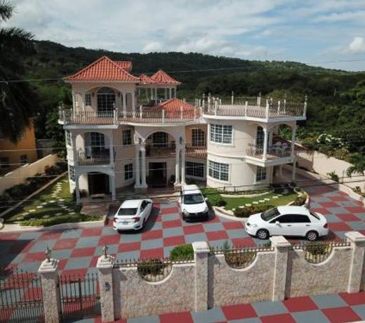Pinnacle View Estate Micaila Villa