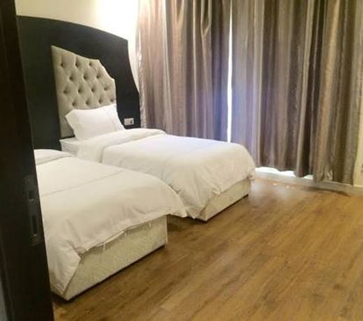 Grand Plaza Hotel Suites