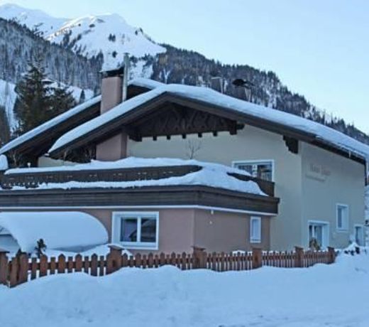 Cozy Apartment in Lermoos with Ski-lift Nearby