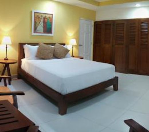 El Mirador Suites and Lounge