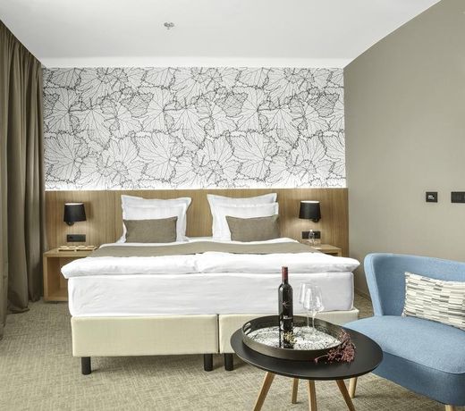 Mond, Resort & Entertainment
