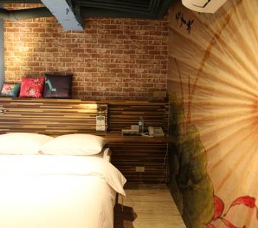 R10 Eco Hotel