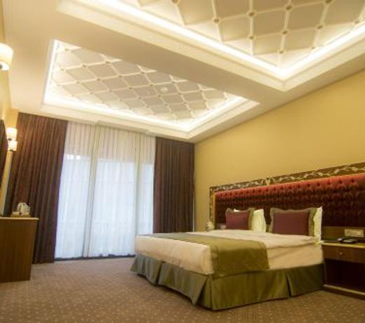 MB Deluxe Hotel