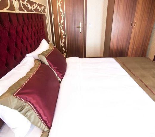 MB Deluxe Hotel