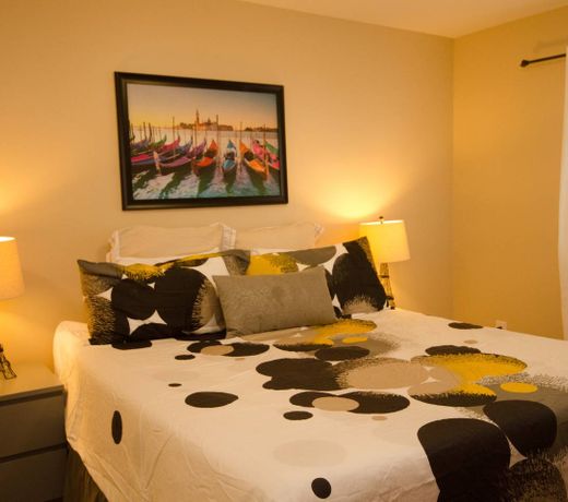 Free Parking 2BR/5Bed Awesome Hollywood Sign View