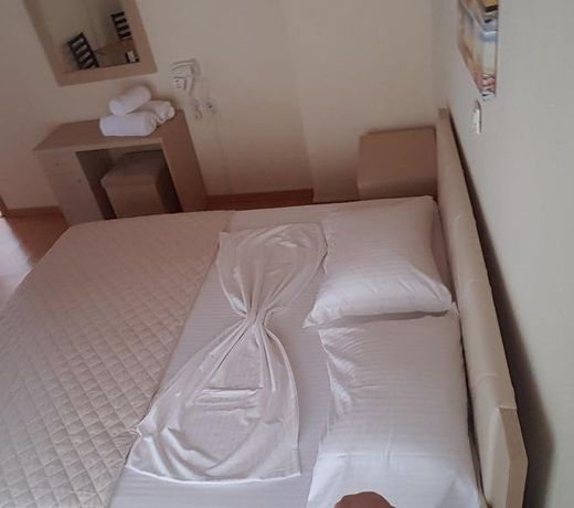 Dimitri Hotel