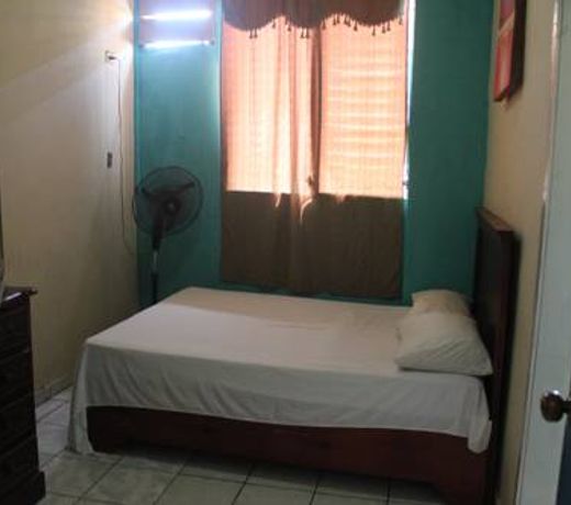 Hotel Guacamayos Backpackers