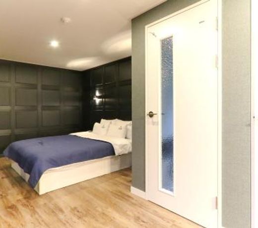Louis Hotel