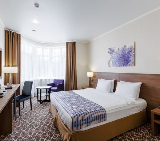 Raymond Hotel