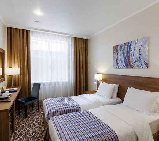 Raymond Hotel