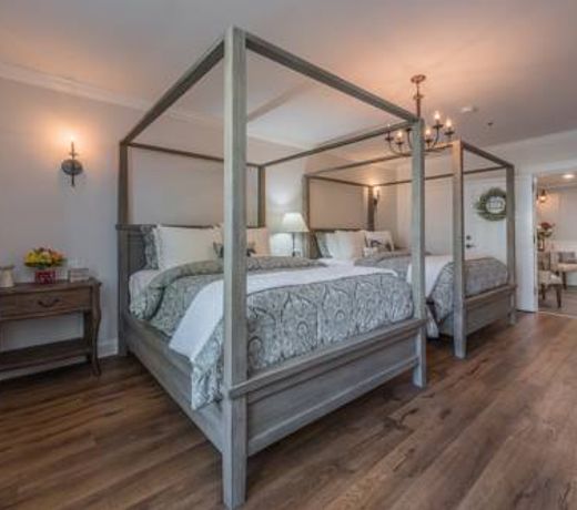 Harbor House Inn
