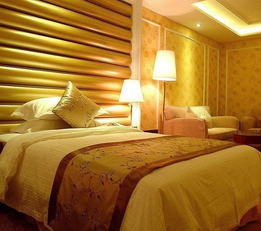 Fuye Holiday Hotel