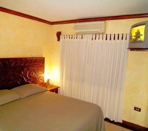 Apart Hotel Plaza Colonial