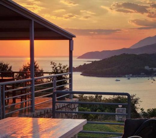 Belvedere Hotel & Suites