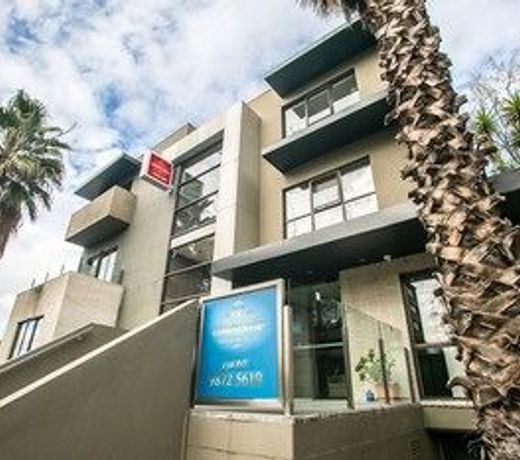MVV Motel & Comfy Kew Apartments